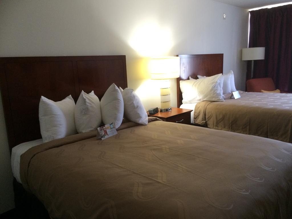 Quality Inn Акворт Екстер'єр фото