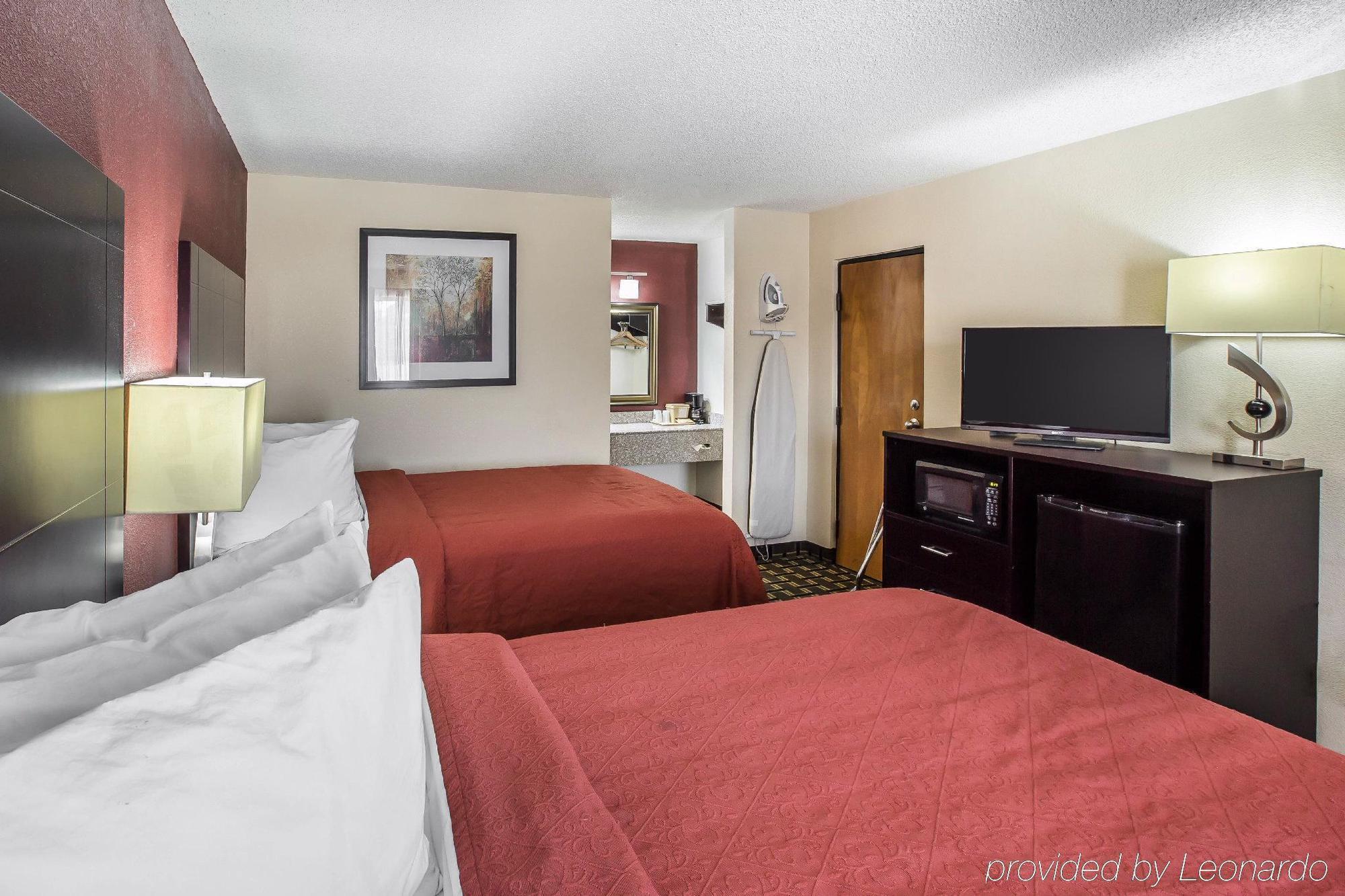 Quality Inn Акворт Екстер'єр фото
